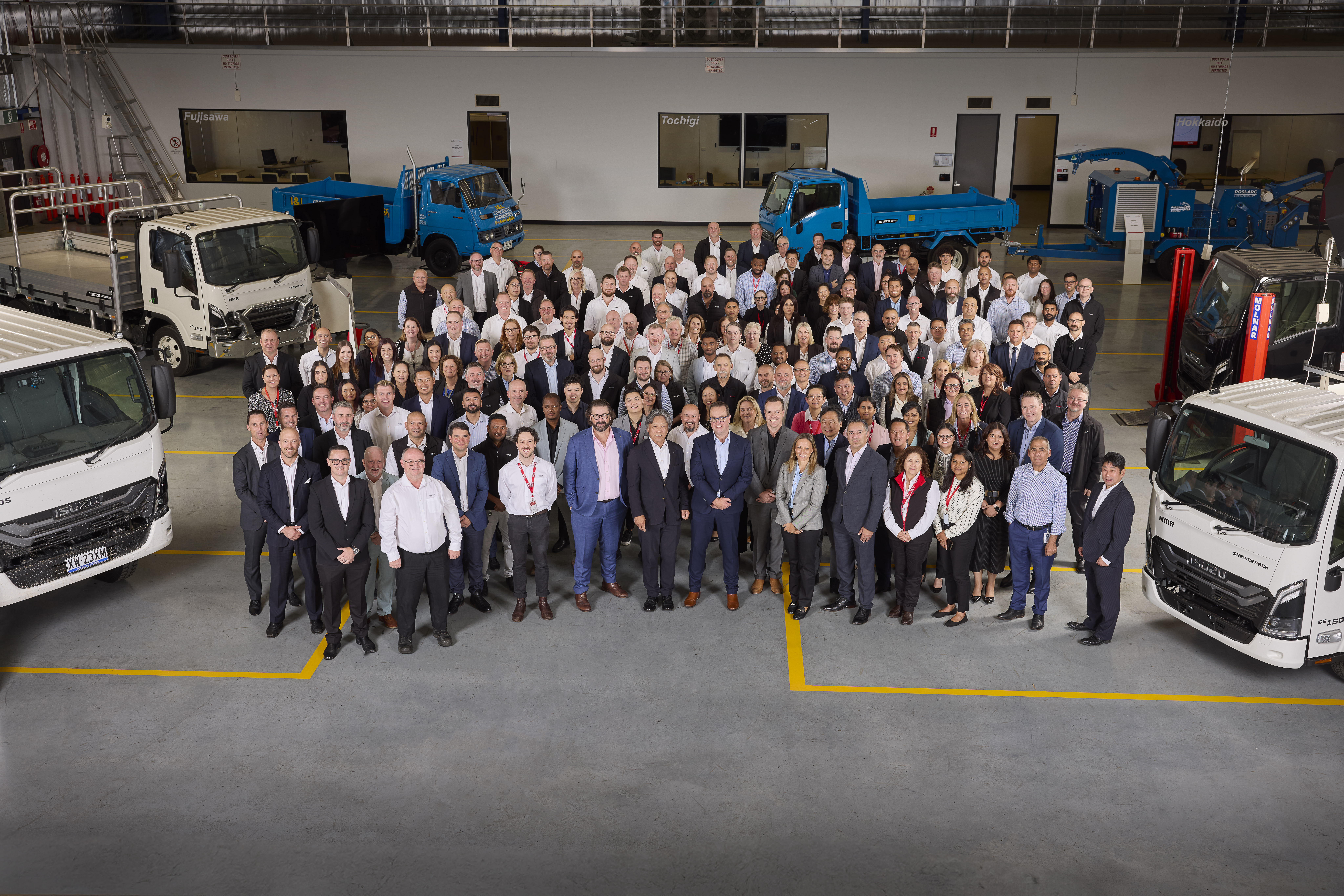 ISUZU 2026 STAFF GROUP SHOT